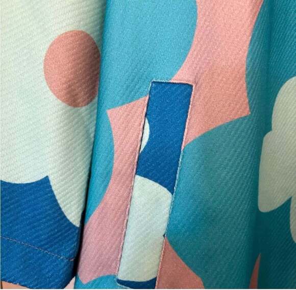 Davi & Dani Bold Retro Floral Print Jacket - Picture 6 of 7